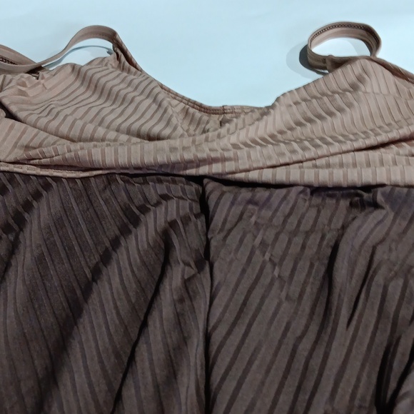 Two piece Bathing Suit Tankini and matching bottoms - Picture 6 of 8